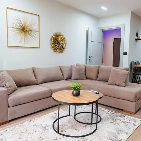 Priam Deluxe * Tirana