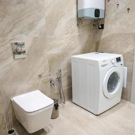 Priam Deluxe Tirana